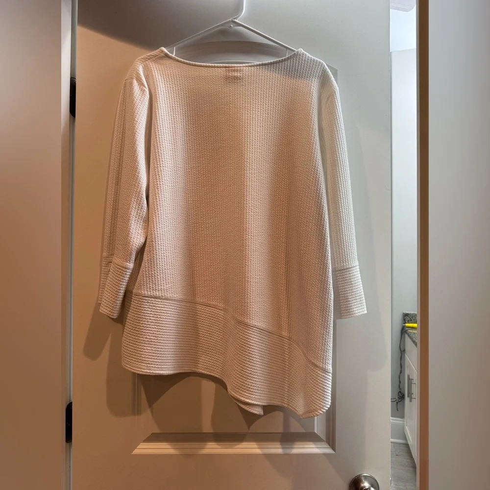 Ruby Rd. White Textured Tunic - Picture 2 of 4